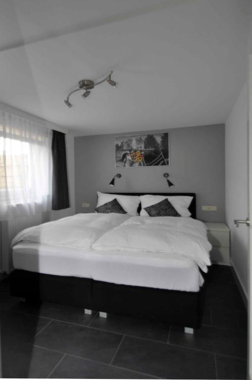 Schelvis Apartments Зандфорт Номер фото